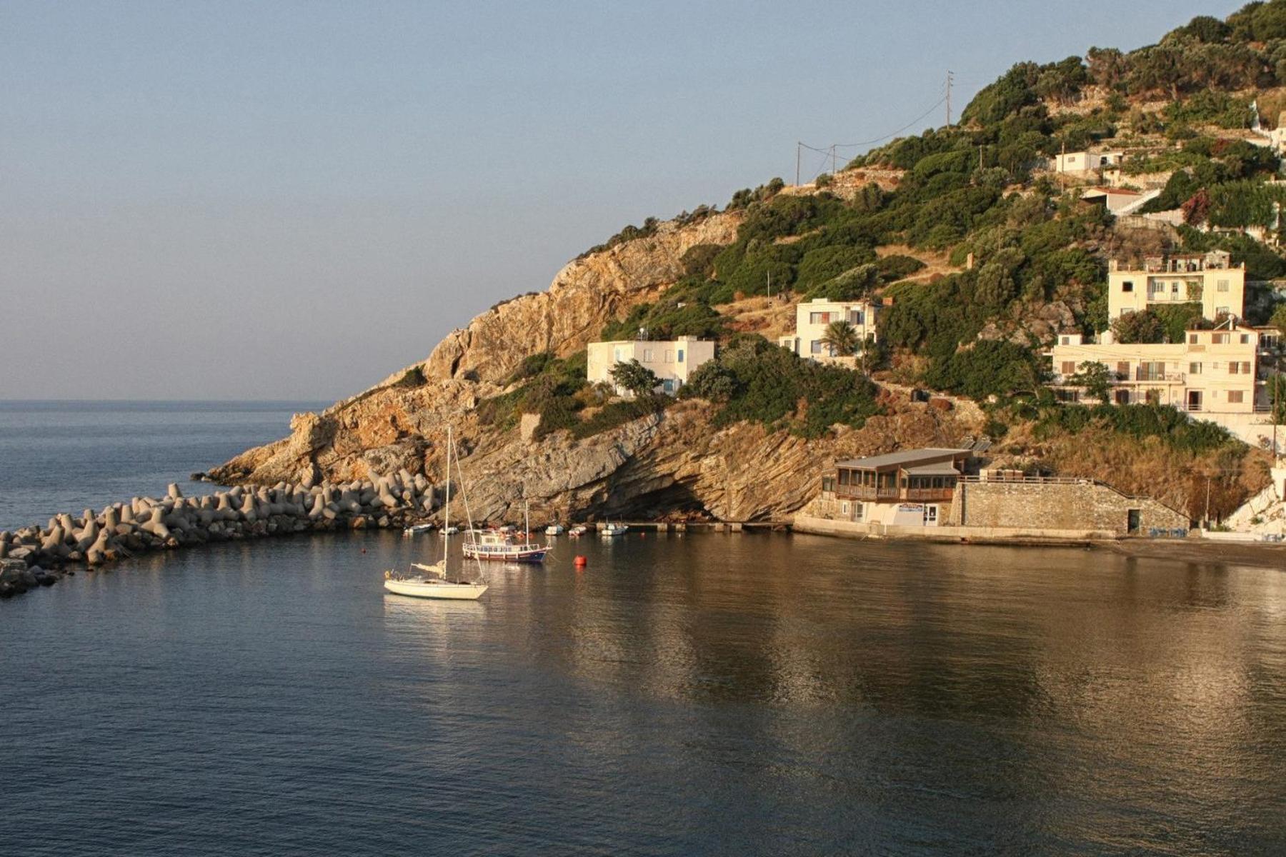 Nefeli Hotel Agios Kirykos  Exterior photo