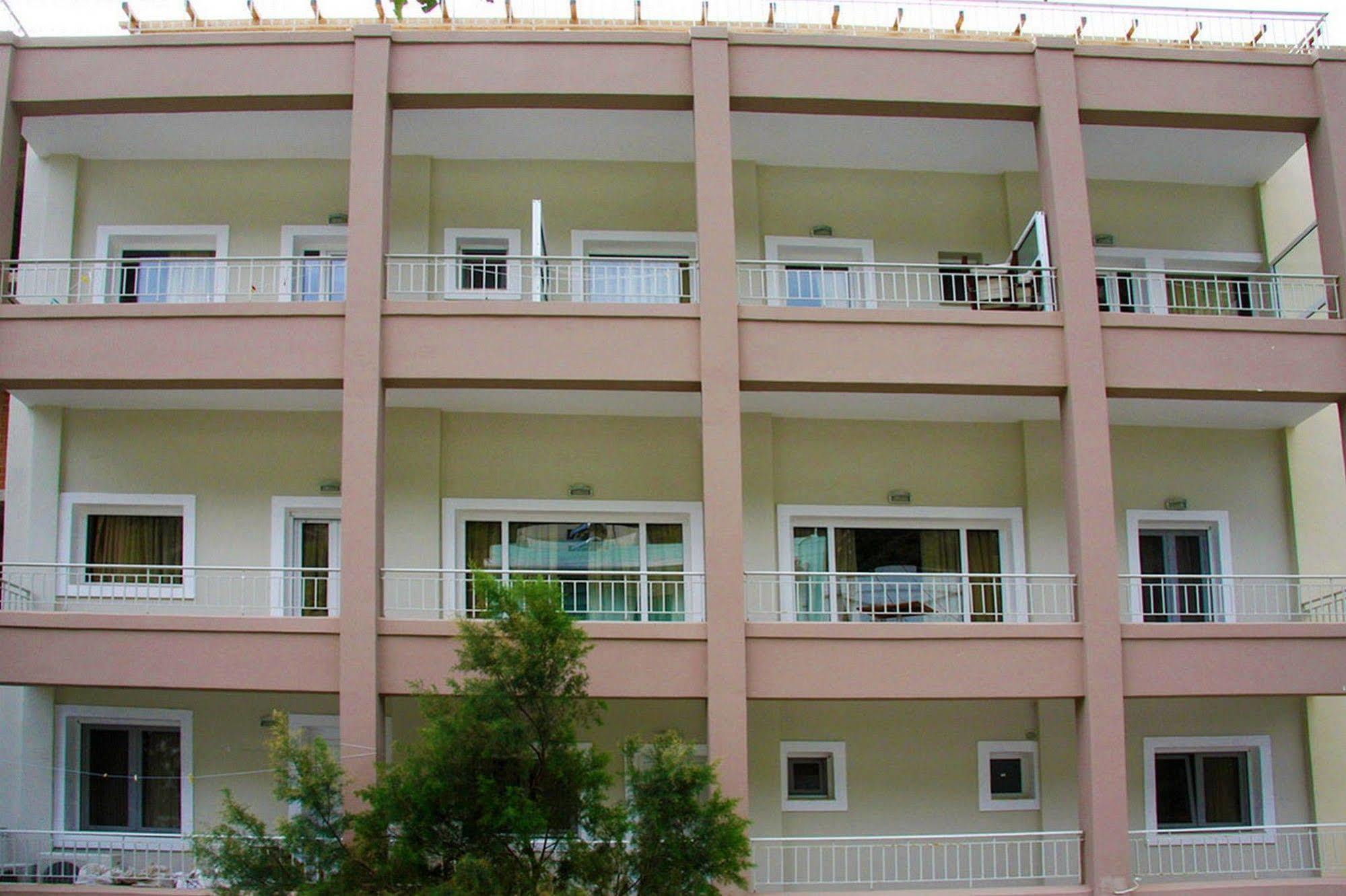 Nefeli Hotel Agios Kirykos  Exterior photo